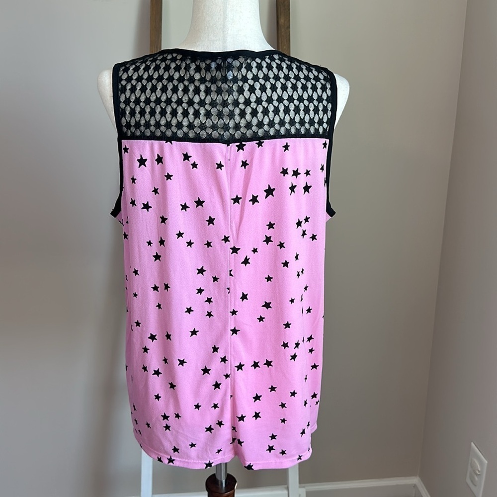 Elle Sleeveless Pink Top with Black Star and Top Lace Design Size Large in GUC - Picture 10 of 17